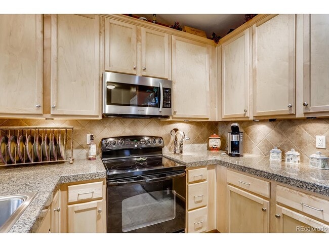 Building Photo - 121 McGregor Cir