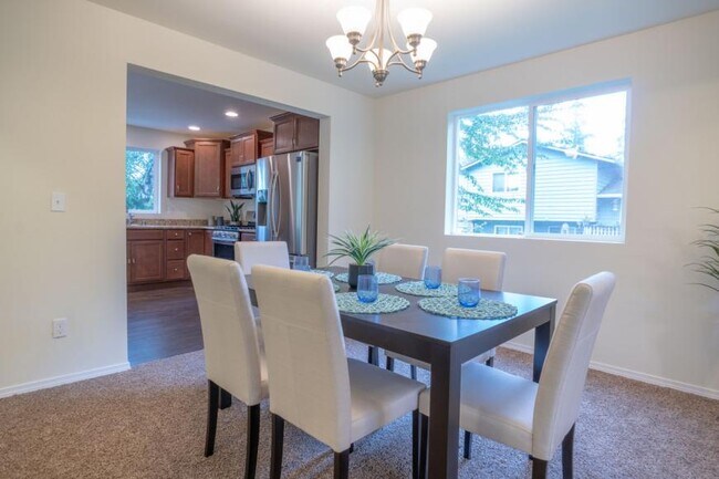 Building Photo - 5 bedroom in Shoreline WA 98133
