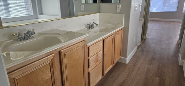 Foto del edificio - Beautiful and Spacious 3 bedroom home for rent