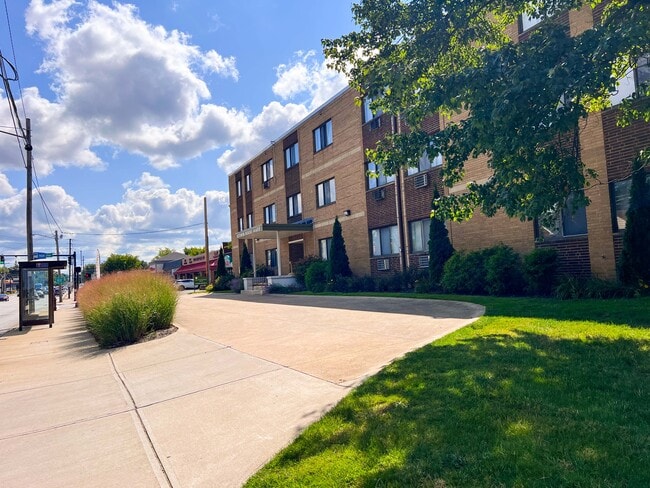 Building Photo - Huntington Green Apartments