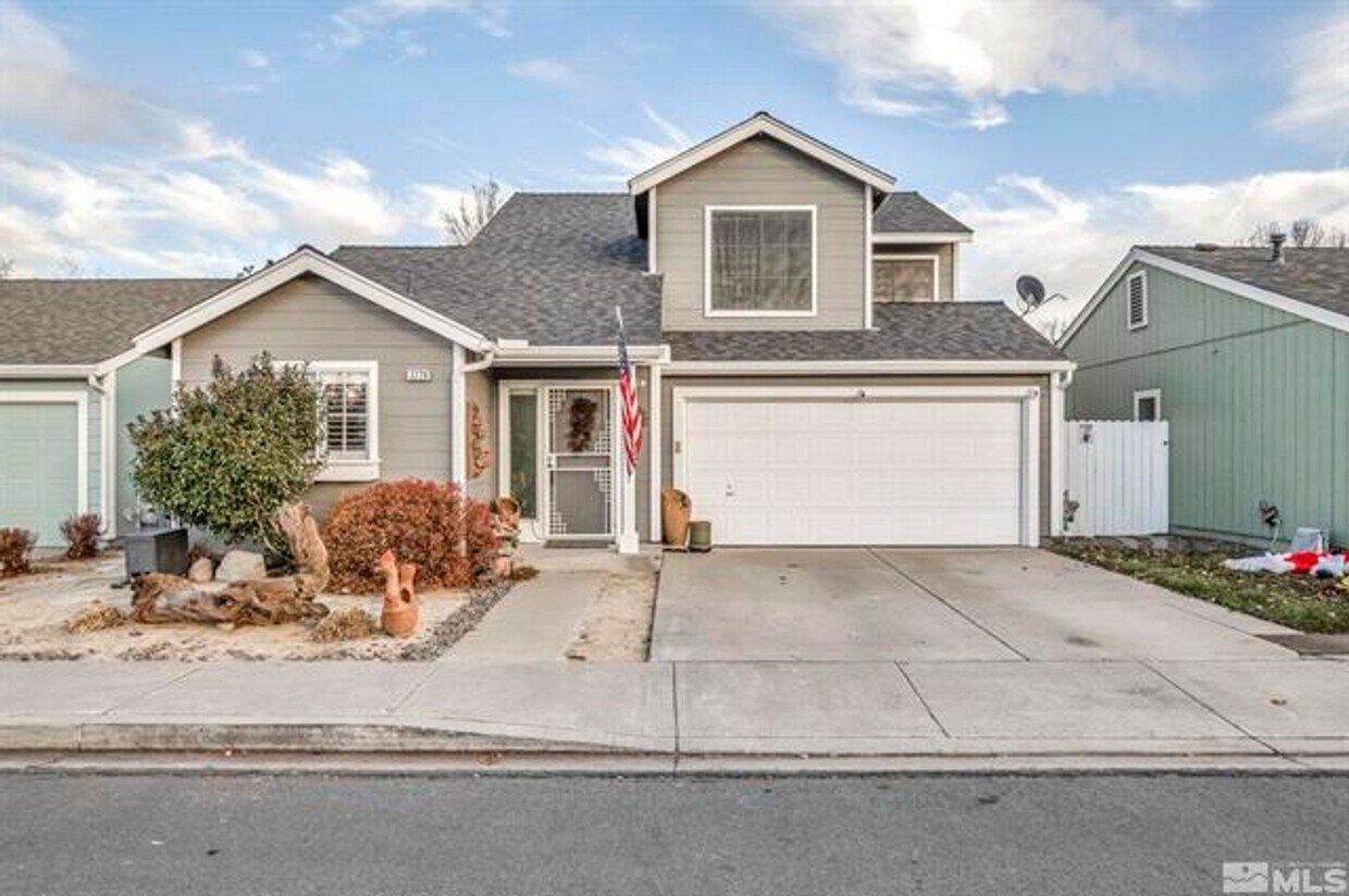 Primary Photo - 3 bedroom 2 1/2 bath home near Mira Loma P...