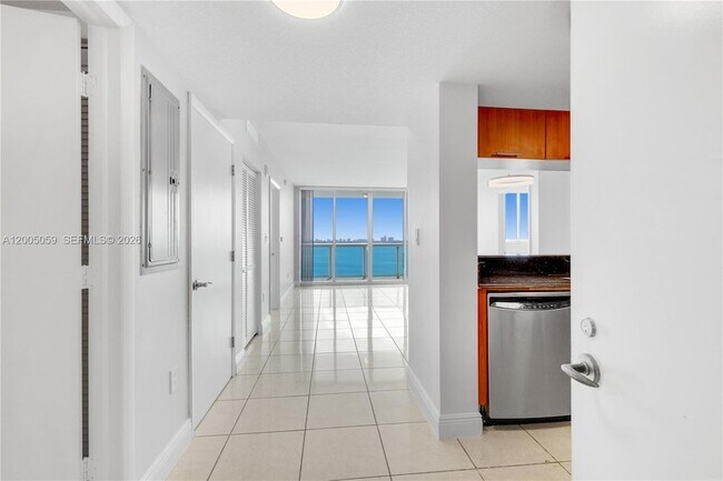 Foto del edificio - 1800 N Bayshore Dr