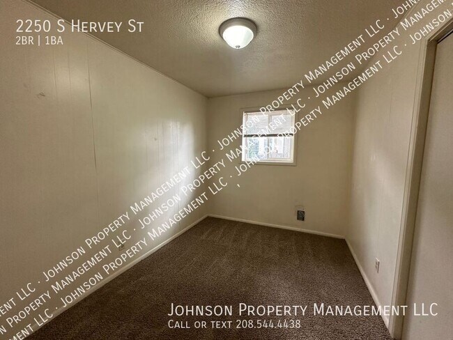 Building Photo - Boise Bench Apartment with Shared Yard, On...