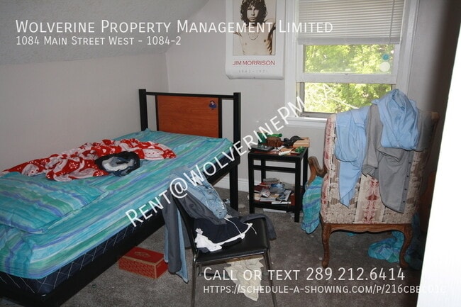 Photo du bâtiment - 4 blocks from McMaster on Main St