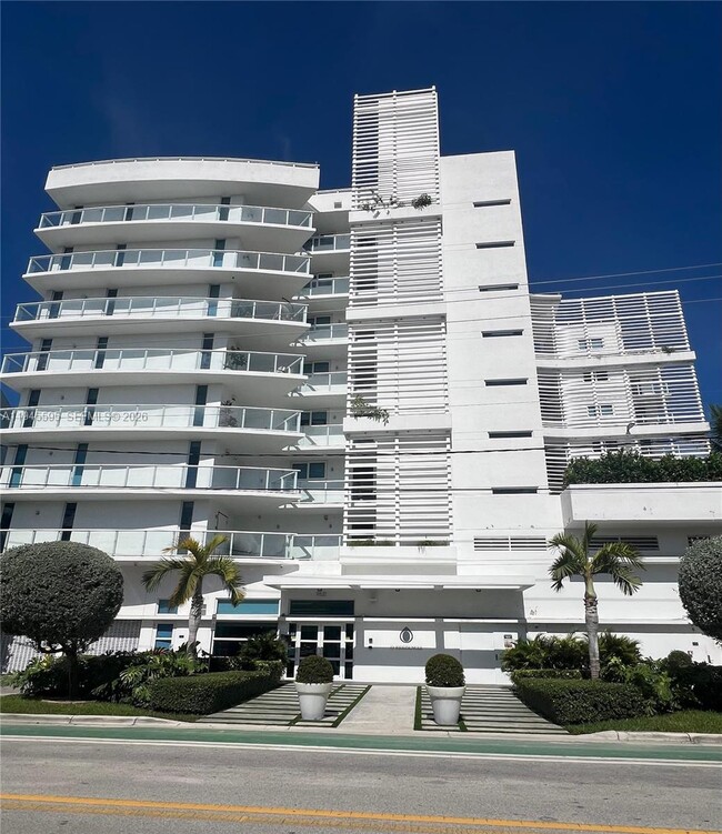 Building Photo - 9821 E Bay Harbor Dr