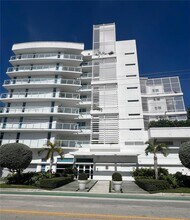 Building Photo - 9821 E Bay Harbor Dr