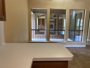 Building Photo - 24600 Darkwood Ct