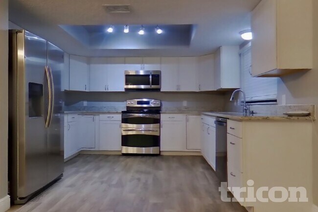 Foto del edificio - 12449 Blue Heron Way