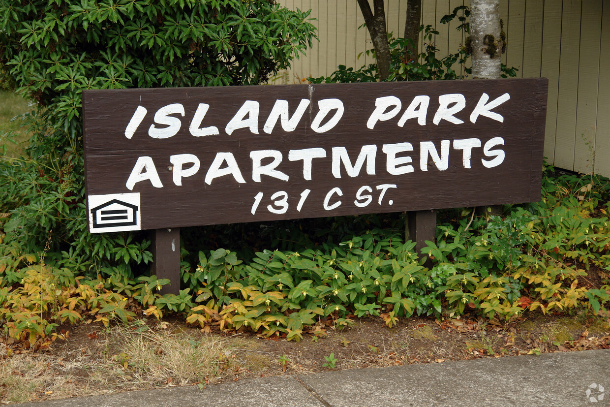 Foto del edificio - Island Park Apartments