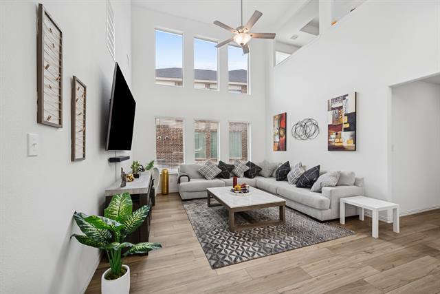 Foto del edificio - 10040 Thornapple Rd