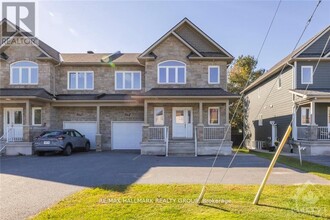 Building Photo - 1174a S Russell Rd