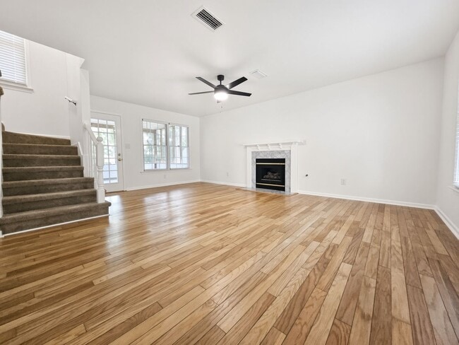 Building Photo - 413 Saddle Ct