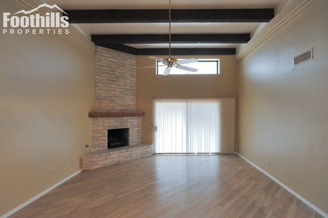Building Photo - 6563 N Calle Sin Nombre
