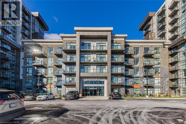 Building Photo - 460 Dundas St E