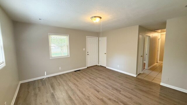 Foto del edificio - EAST - 3 BEDROOM/1.5 BATH RANCH HOME AVAILABLE NOW!