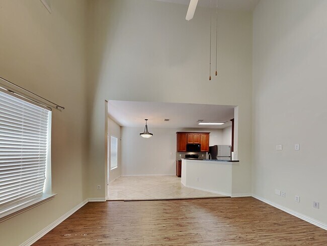 Photo - 3312 Belladonna Dr House