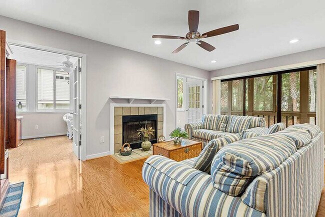 Foto del edificio - 2780 Hidden Oak Dr