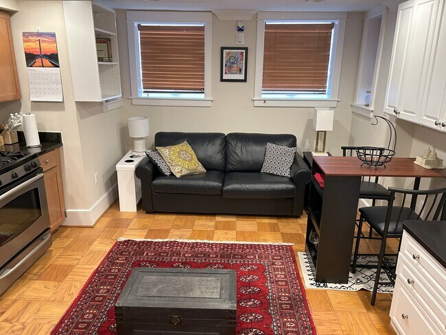 Foto del edificio - 703 6th St NW