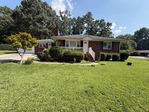 Building Photo - 604 Willow St
