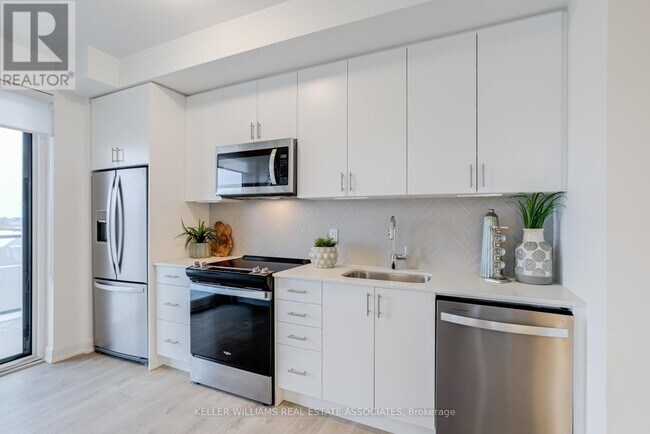 Building Photo - 3200-3200 William Coltson Ave