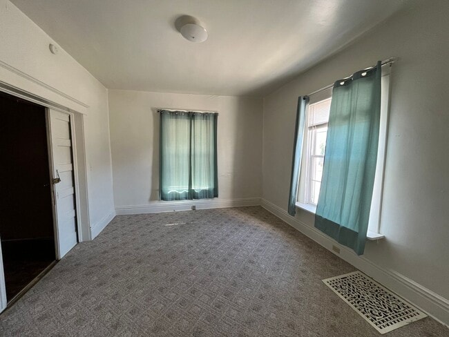 Photo - 1642 Main St Apartment