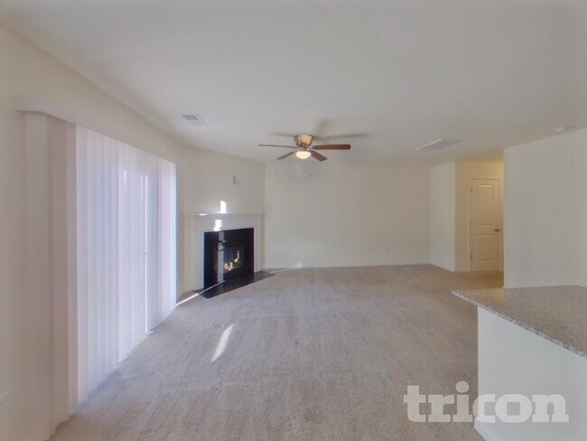 Foto del edificio - 1079 Crescent Moon Lp