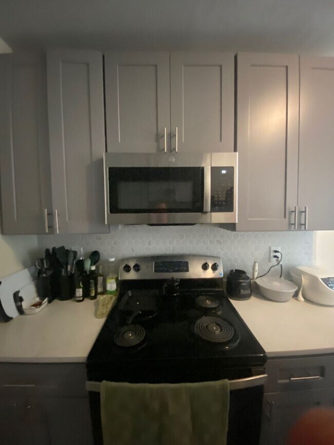 Foto del edificio - 9/1 No Fee! Spacious, updated 3BR apartment near Brigham Circle, Northeastern!