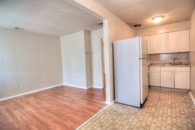 Foto del edificio - 3603 Hereford St