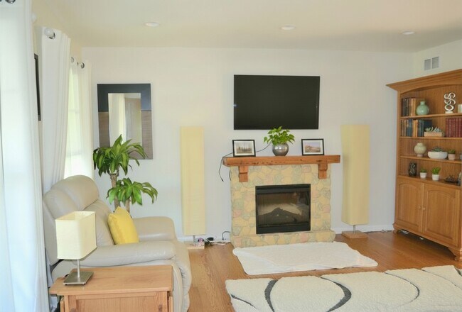 Foto del edificio - 741 Buttonwood Cir