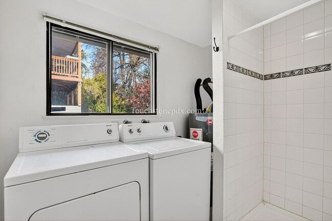 Building Photo - 5118 SW 1st Ave