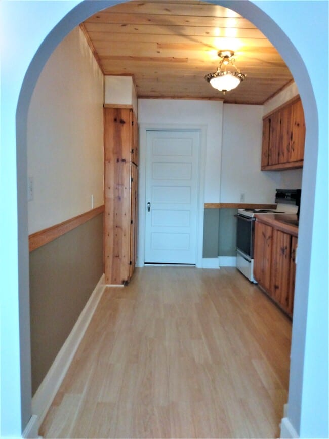 Building Photo - 715 5th Ave