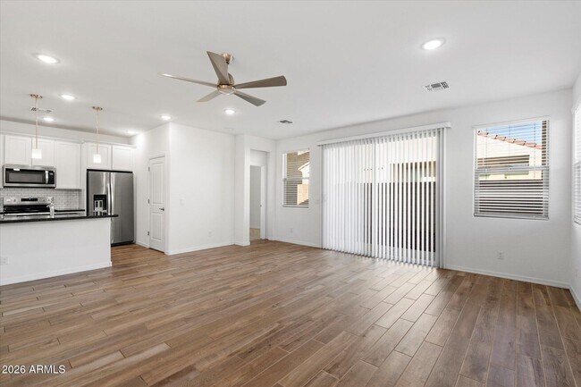 Foto del edificio - 15112 W Hadley St