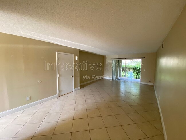 Foto del edificio - 623 E San Sebastian Ct