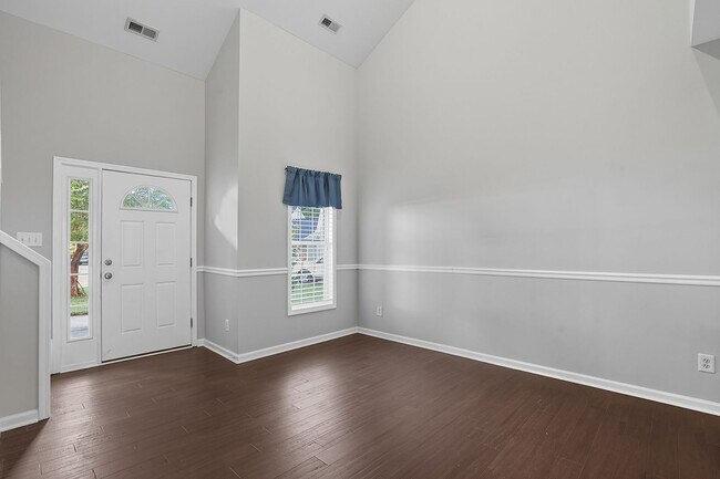 Foto del edificio - 4 Bedroom 2.5 Bath SF home - $500 off first month's rent!