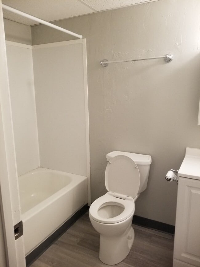 Building Photo - 2 Bedroom Apartment in Brookline Area - Ut...