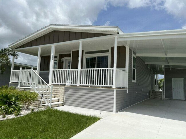 Building Photo - 568 Plaza Del Sol