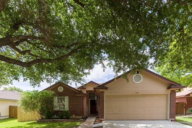 Building Photo - 906 Iris Dr
