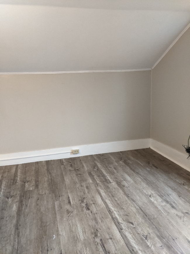 Building Photo - Adorable, Affordable, Available!! Complete Reno!!