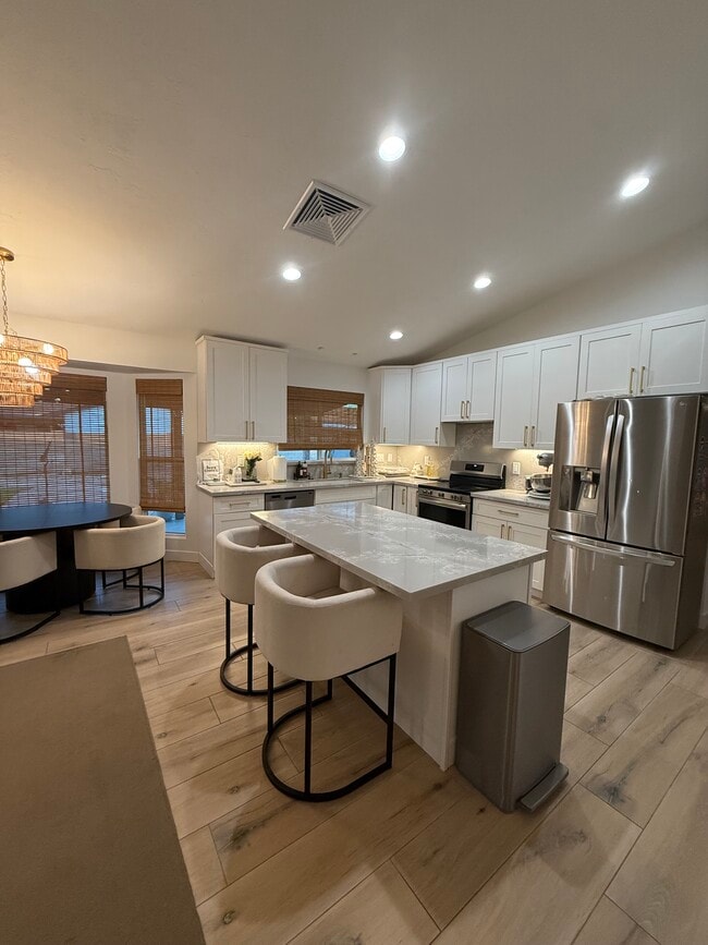 Foto del edificio - 948 E Grandview St