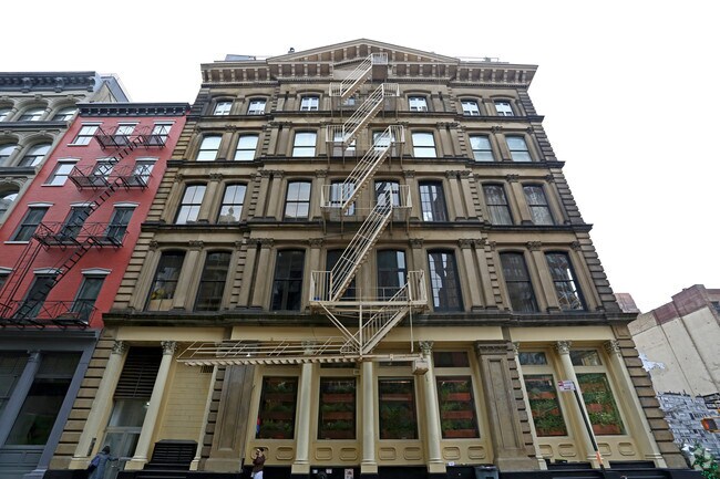 Building Photo - 281 Church St