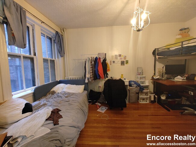 Foto del edificio - 72 Revere St