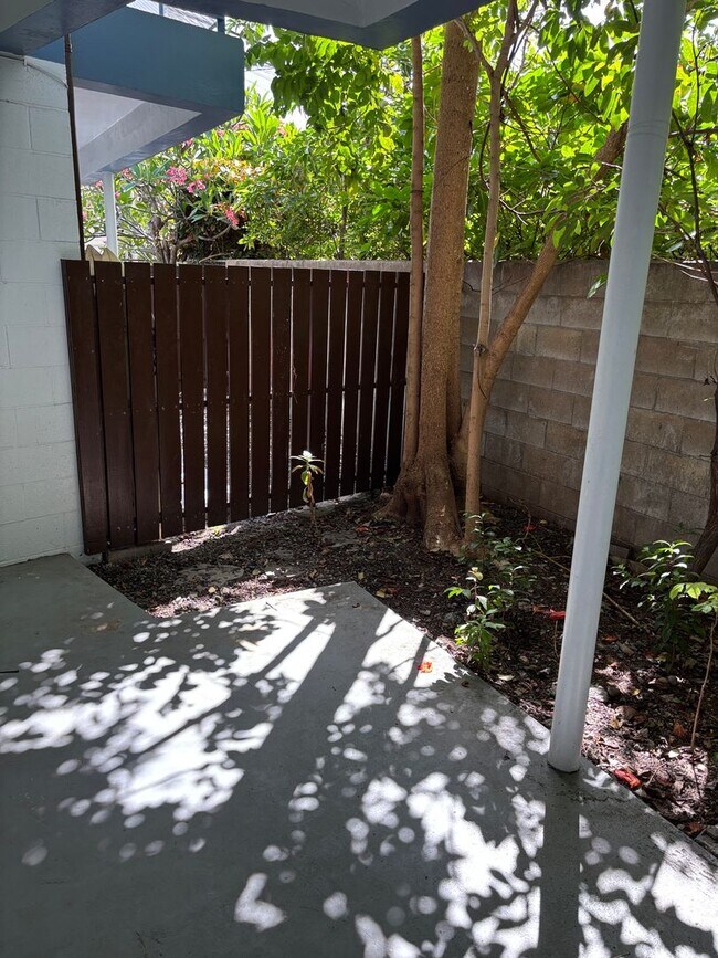 Foto del edificio - Moiliili/University - Date St - 3 Bdrm/1.5...