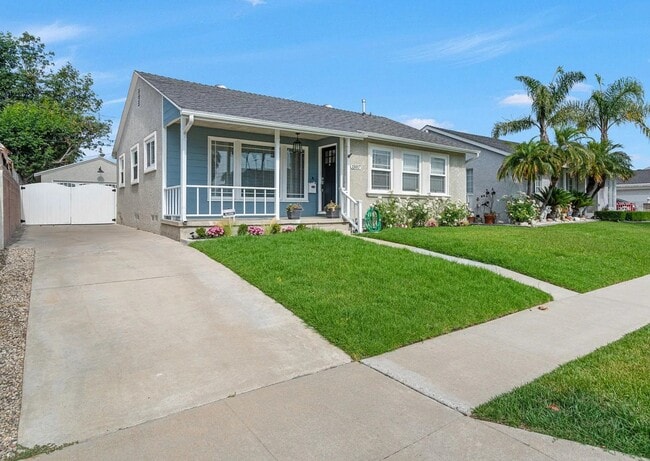 Building Photo - 15017 Bodger Ave