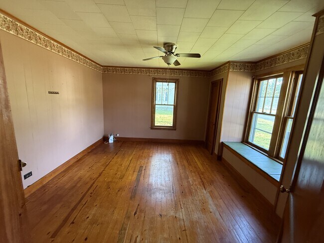 Foto del edificio - 347 S Cedar St