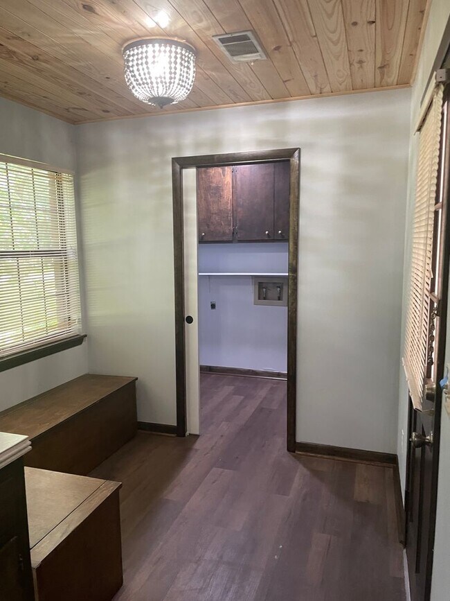 Building Photo - 3/2 updated home on huge lot in Luverne
