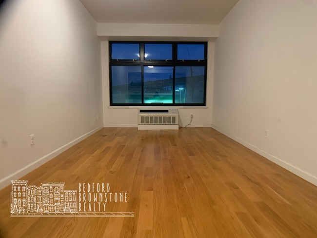 Foto del edificio - 616 Bushwick Ave