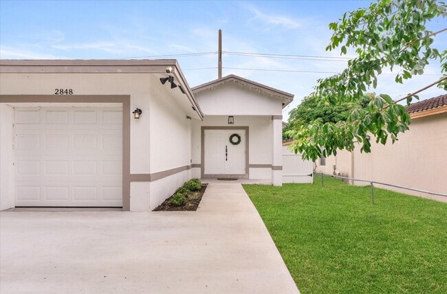 Building Photo - 2848 NW 9th Pl