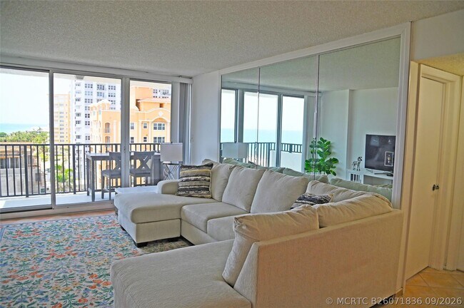 Building Photo - 525 N Ocean Blvd