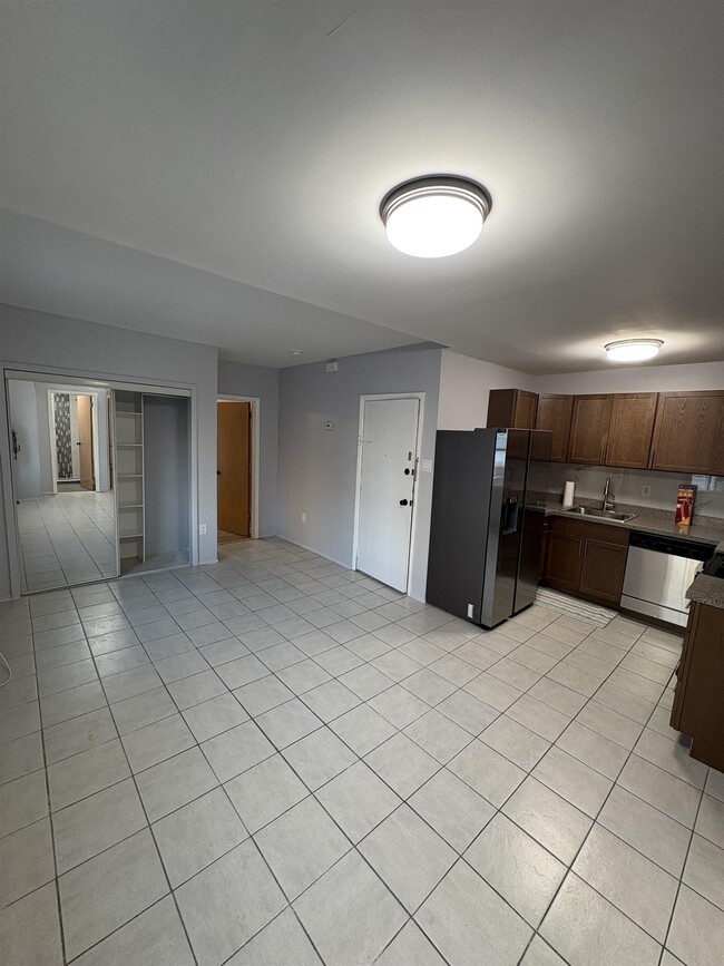 Foto del edificio - 226 Duncan Ave