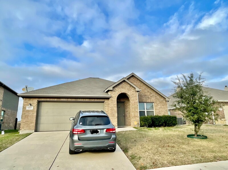 Primary Photo - 5805 Valley Haven Way